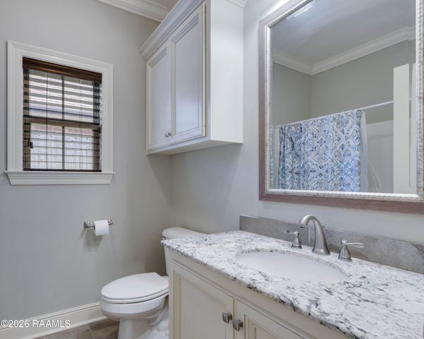 121 Fairwood Drive, Broussard, LA 70518
