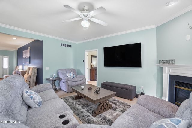 7101 Offshore Drive, Maumee, OH 43537