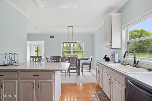 7101 Offshore Drive, Maumee, OH 43537
