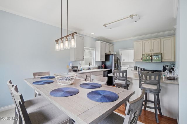7101 Offshore Drive, Maumee, OH 43537