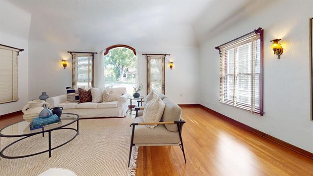 730 E Home Avenue, Fresno, CA 93728