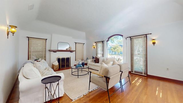 730 E Home Avenue, Fresno, CA 93728