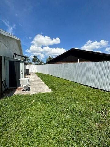 1077 Fernlea Drive, West Palm Beach, FL 33417