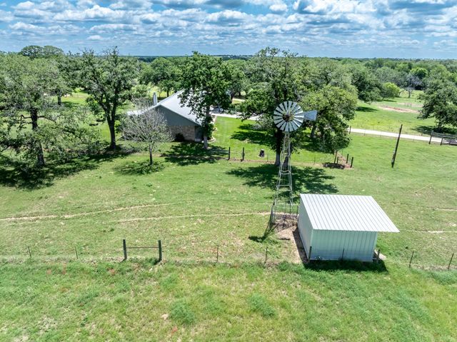 6589 State Highway 304, Harwood, TX 78632