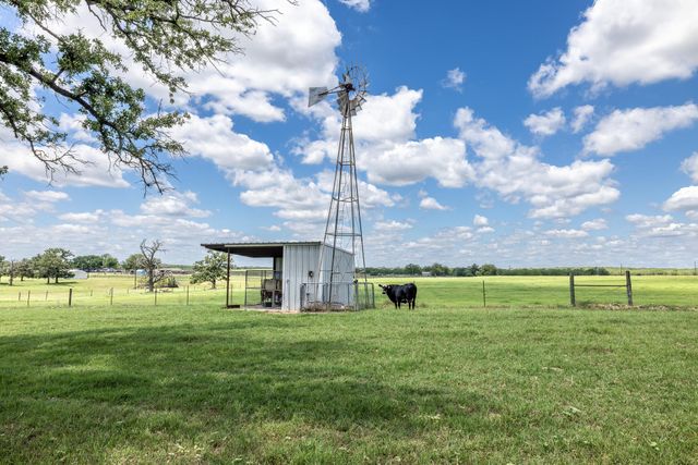 6589 State Highway 304, Harwood, TX 78632