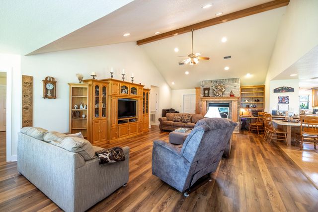 6589 State Highway 304, Harwood, TX 78632