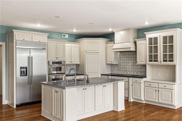 14304 ENGLAND Street, Overland Park, KS 66221