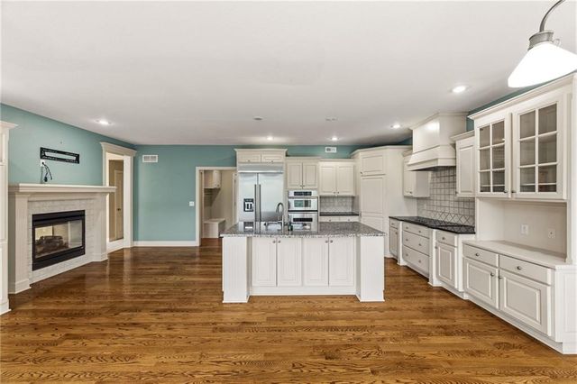 14304 ENGLAND Street, Overland Park, KS 66221