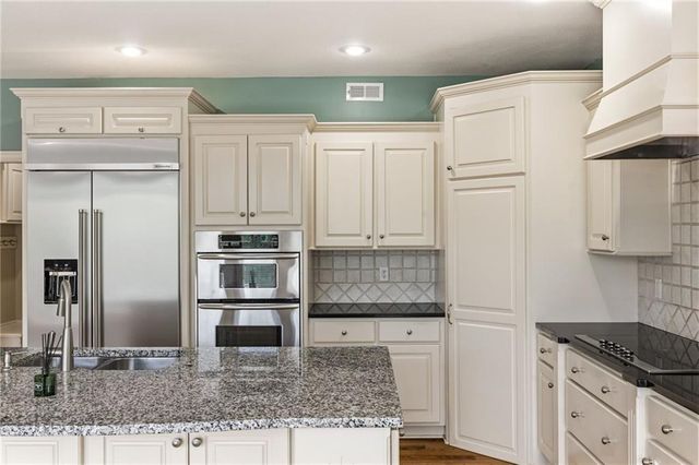 14304 ENGLAND Street, Overland Park, KS 66221