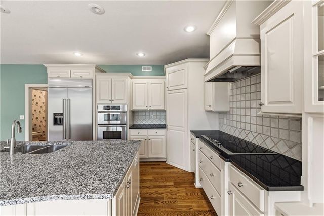 14304 ENGLAND Street, Overland Park, KS 66221