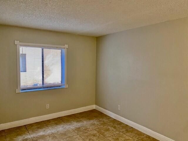 6051 10th Avenue N 136, Greenacres, FL 33463