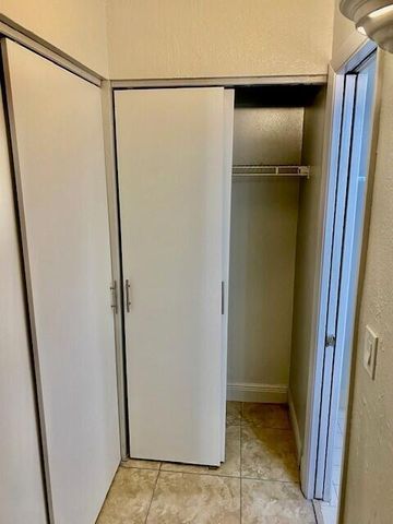 6051 10th Avenue N 136, Greenacres, FL 33463