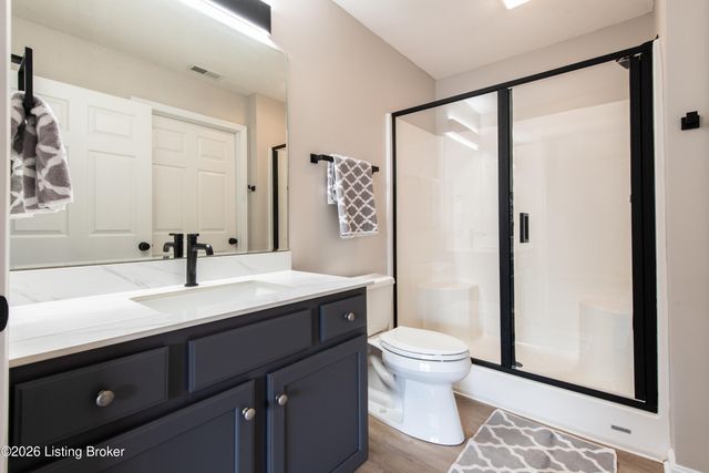 12500 Spring Falls Ct, Louisville, KY 40229