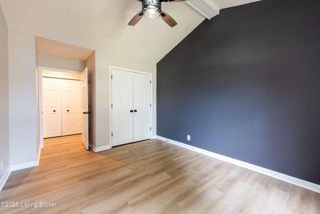 12500 Spring Falls Ct, Louisville, KY 40229