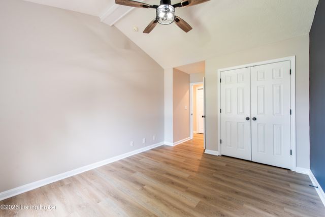 12500 Spring Falls Ct, Louisville, KY 40229
