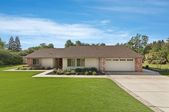 8460 Bonita Downs Dr, Fair Oaks, CA 95628