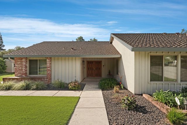 8460 Bonita Downs Dr, Fair Oaks, CA 95628