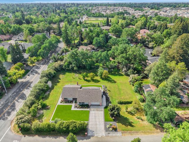 8460 Bonita Downs Dr, Fair Oaks, CA 95628