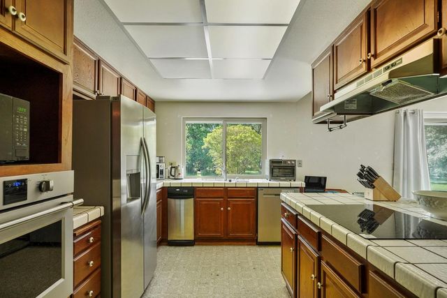 8460 Bonita Downs Dr, Fair Oaks, CA 95628