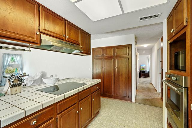 8460 Bonita Downs Dr, Fair Oaks, CA 95628