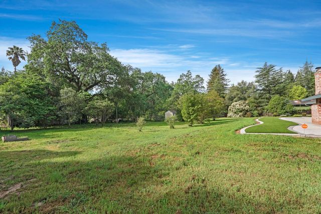 8460 Bonita Downs Dr, Fair Oaks, CA 95628