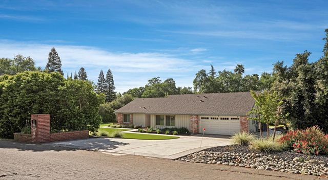 8460 Bonita Downs Dr, Fair Oaks, CA 95628