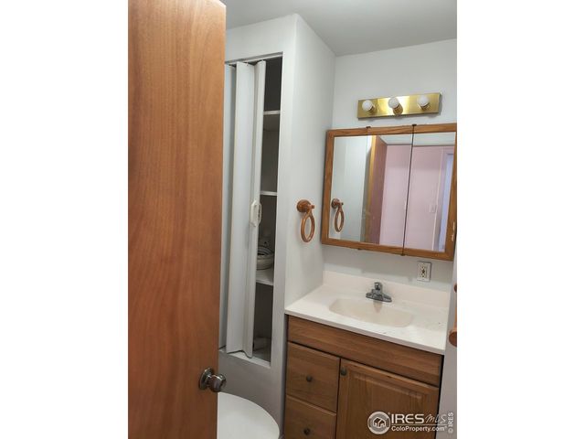 418 Willow Dr, Lochbuie, CO 80603