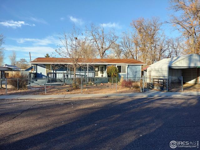 418 Willow Dr, Lochbuie, CO 80603