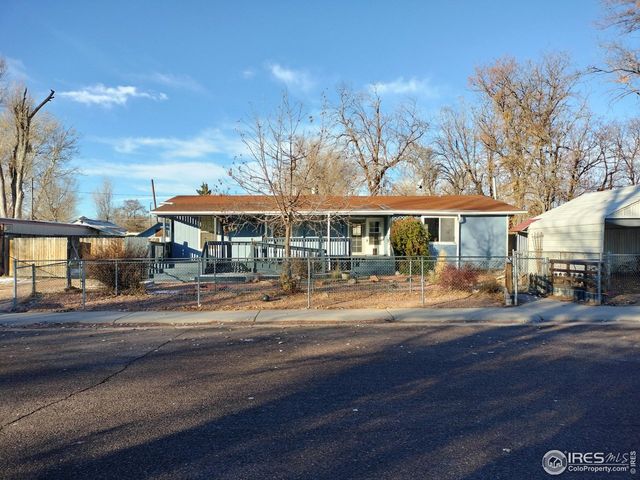 418 Willow Dr, Lochbuie, CO 80603