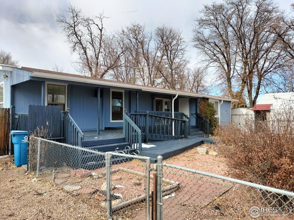 418 Willow Dr, Lochbuie, CO 80603