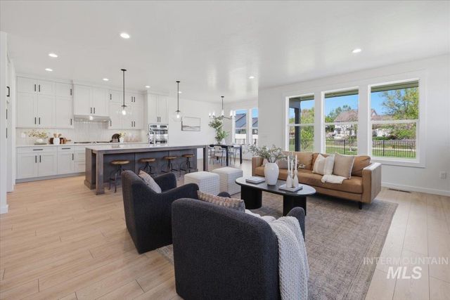544 W Millstone St, Middleton, ID 83644