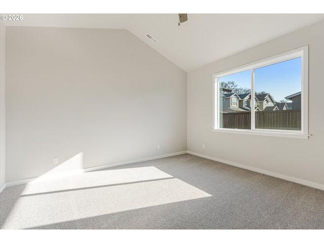 1564 Nw Tracy St, Mc Minnville, OR 97128