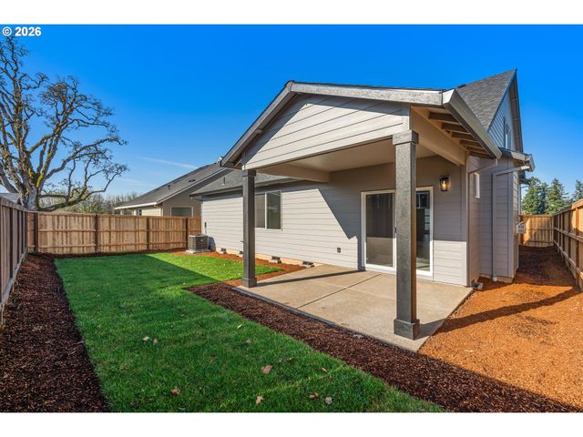 1564 Nw Tracy St, Mc Minnville, OR 97128