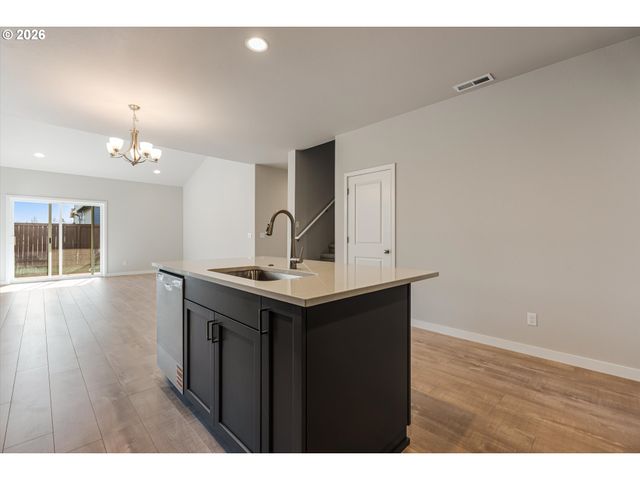 1564 Nw Tracy St, Mc Minnville, OR 97128