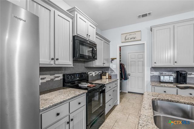 711 Mason Circle, Victoria, TX 77904