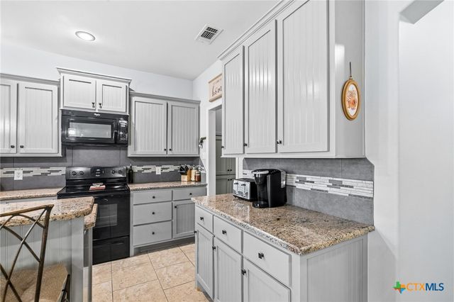 711 Mason Circle, Victoria, TX 77904