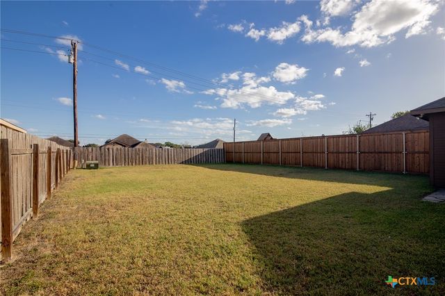 711 Mason Circle, Victoria, TX 77904