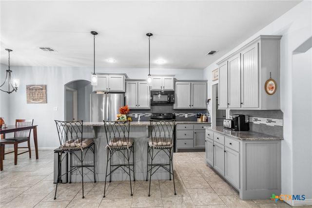 711 Mason Circle, Victoria, TX 77904