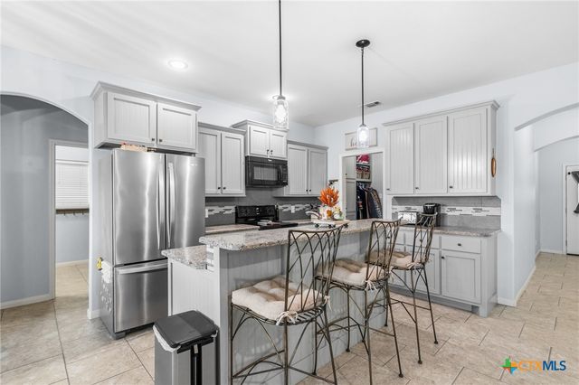 711 Mason Circle, Victoria, TX 77904