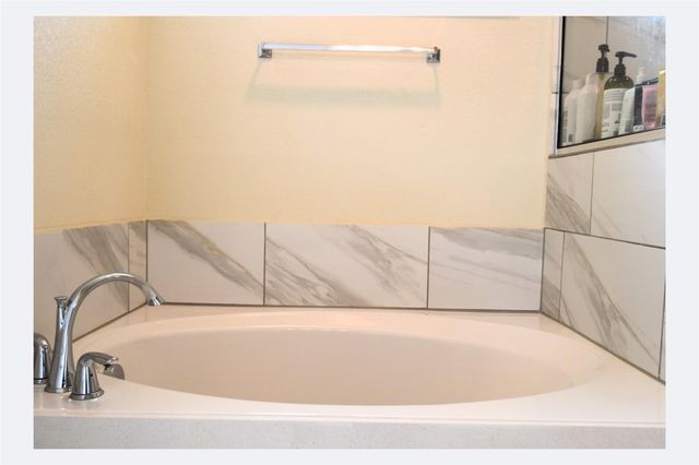 4417 Oryx LN, Pflugerville, TX 78660