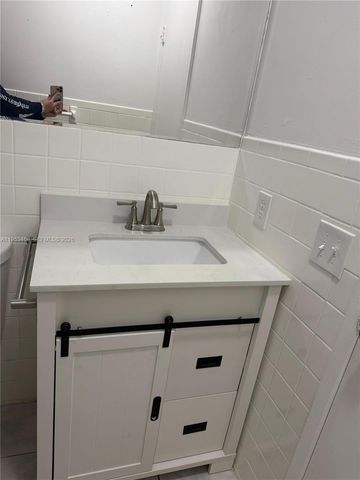 2905 Pierce St 14, Hollywood, FL 33020