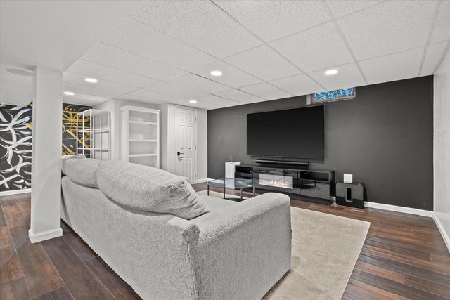 5325 W Allerton AVENUE, Milwaukee, WI 53220