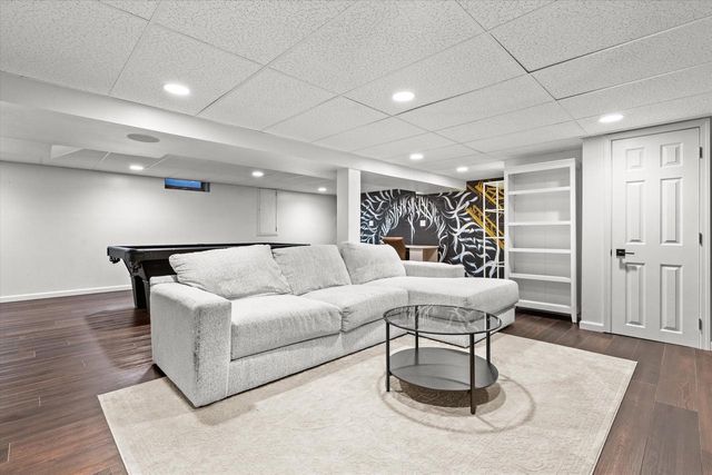 5325 W Allerton AVENUE, Milwaukee, WI 53220