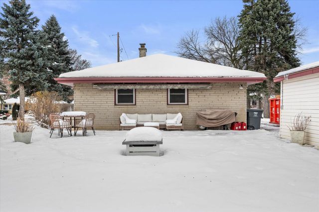5325 W Allerton AVENUE, Milwaukee, WI 53220