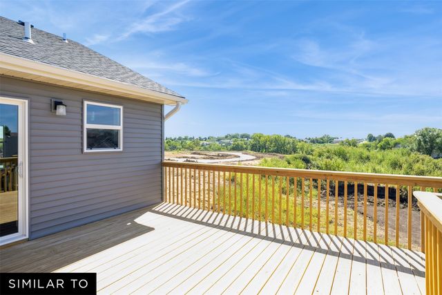 1904 E Clinton Place, Indianola, IA 50125