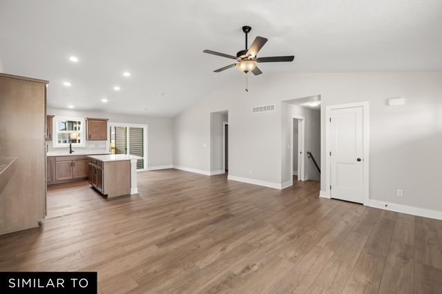 1904 E Clinton Place, Indianola, IA 50125