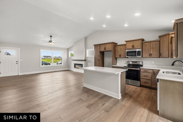 1904 E Clinton Place, Indianola, IA 50125