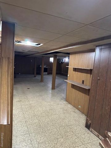 15572 Fordham Street, Detroit, MI 48205