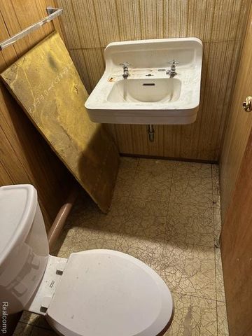 15572 Fordham Street, Detroit, MI 48205