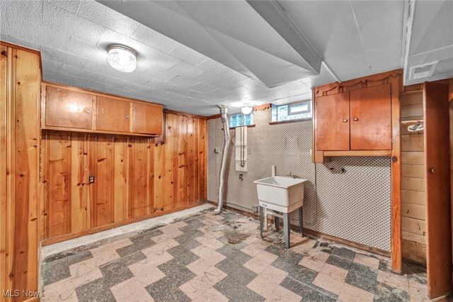 4146 Ascot Lane, Warrensville Heights, OH 44122